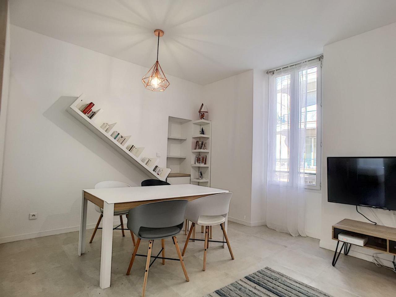 Nestor&Jeeves - House Of Cards - Central - Very Close Sea Nice Luaran gambar